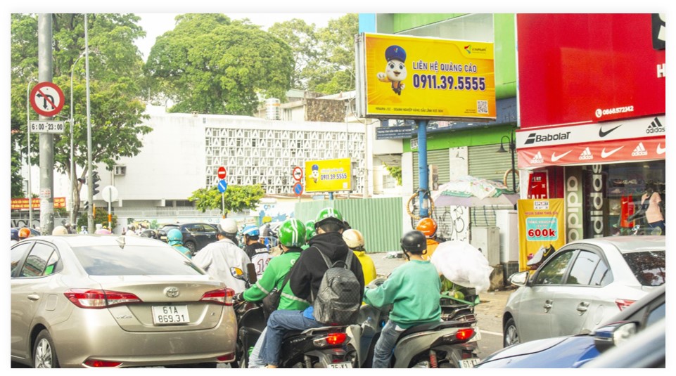 Billboard Góc Nguyễn Thị Minh Khai – Cách Mạng Tháng 8, Quận 1 (Bảng 2)