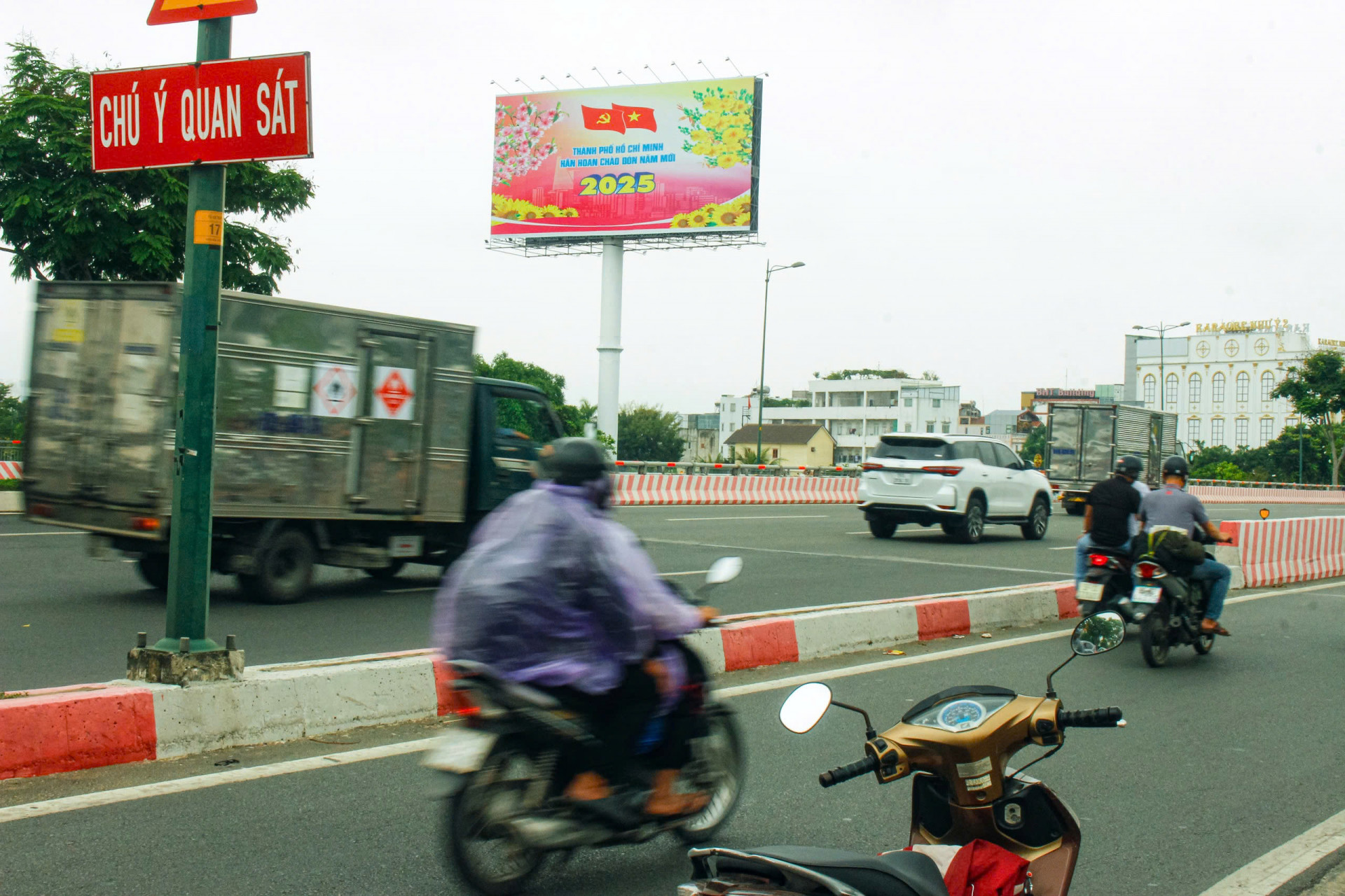 Billboard Cầu Gò Dưa