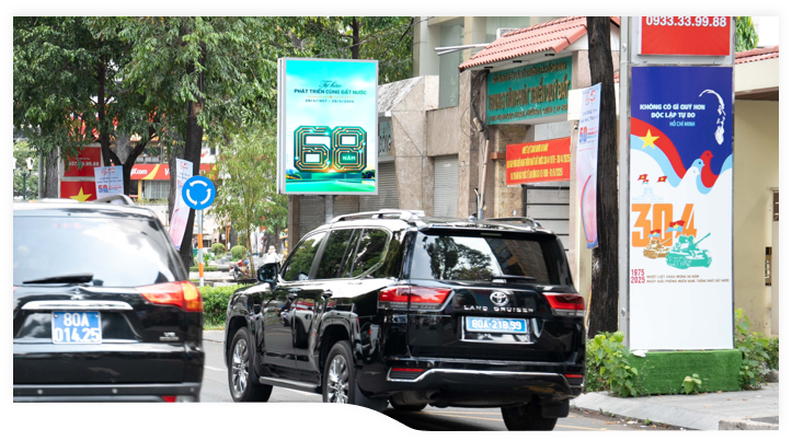 Billboard Đường Phạm Ngọc Thạch, Quận 1 (3 Trụ)