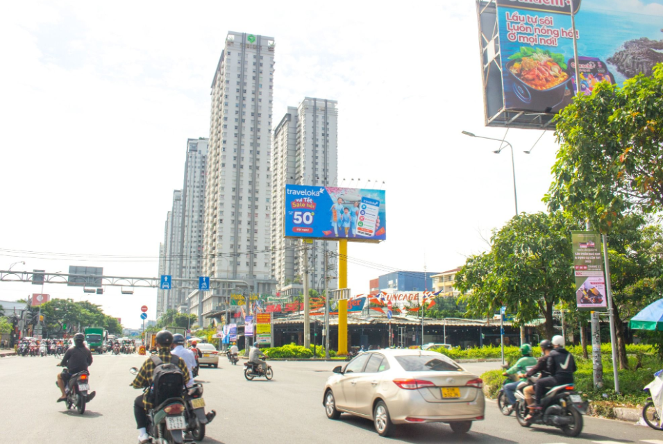 Billboard Tiểu cảnh giao lộ Nguyễn Hữu Thọ - đường D4
