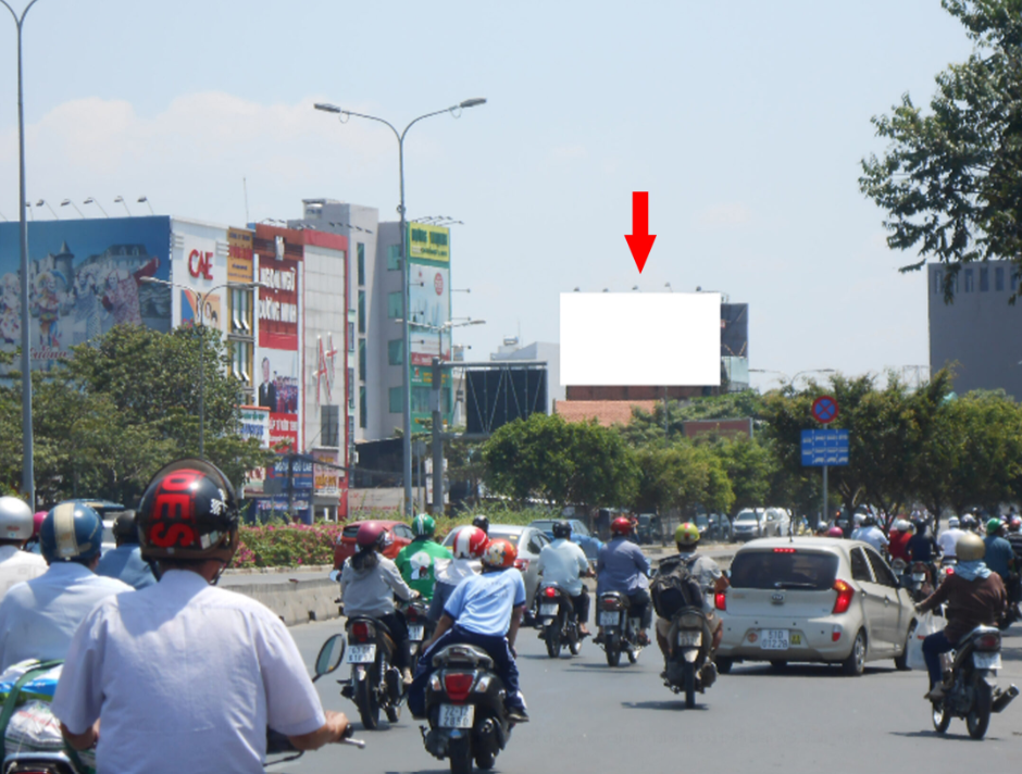 Vòng xoay cầu vượt Hàng Xanh
