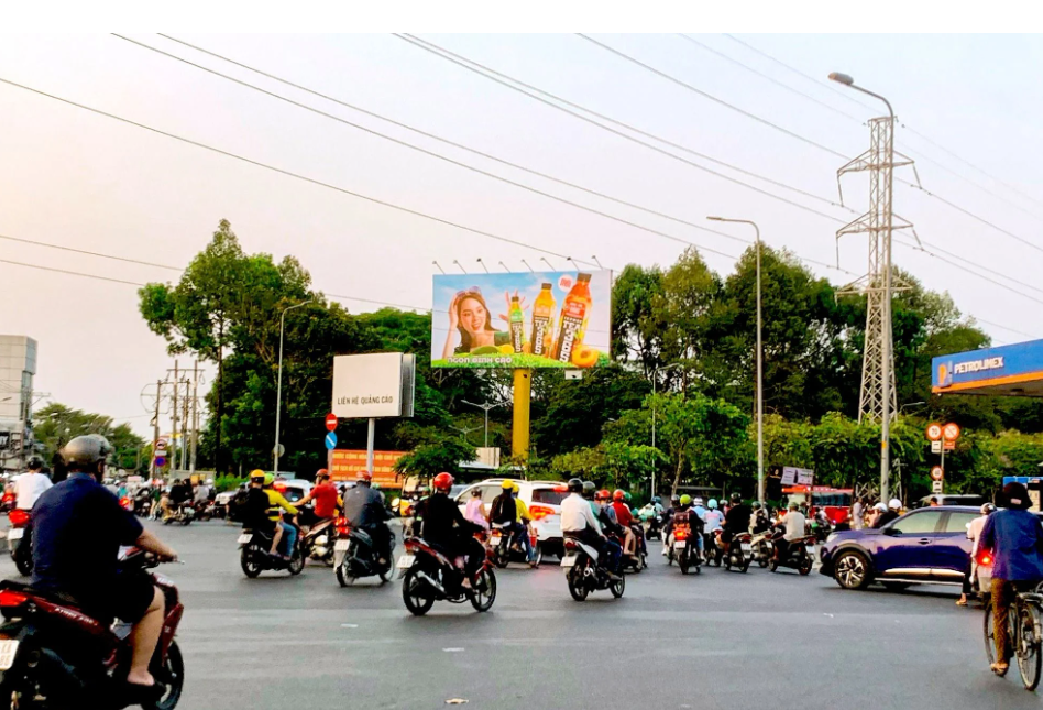 Billboard Vòng xoay Phú Lâm (Công viên Phú Lâm), Quận 6, Tp. Hồ Chí Minh