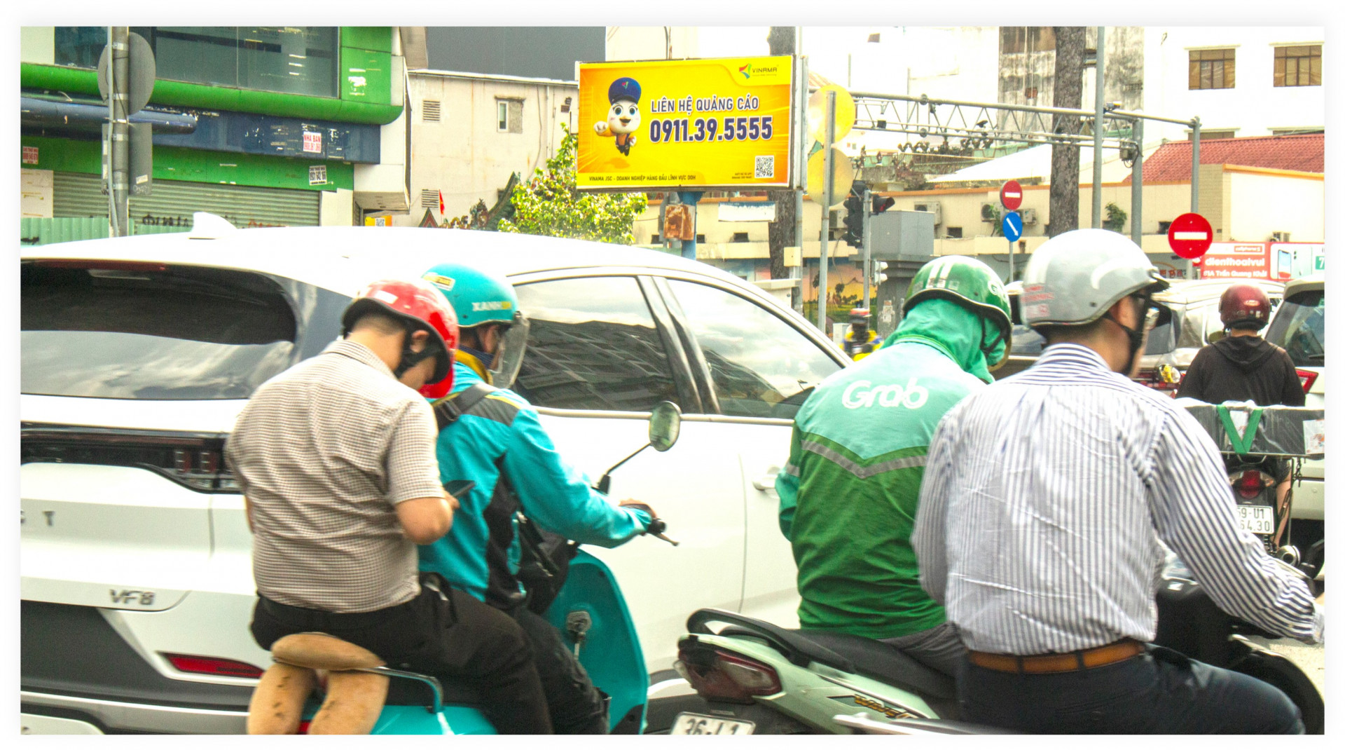 Billboard Góc Nguyễn Thị Minh Khai – Cách Mạng Tháng 8, Quận 1 (Bảng 1)
