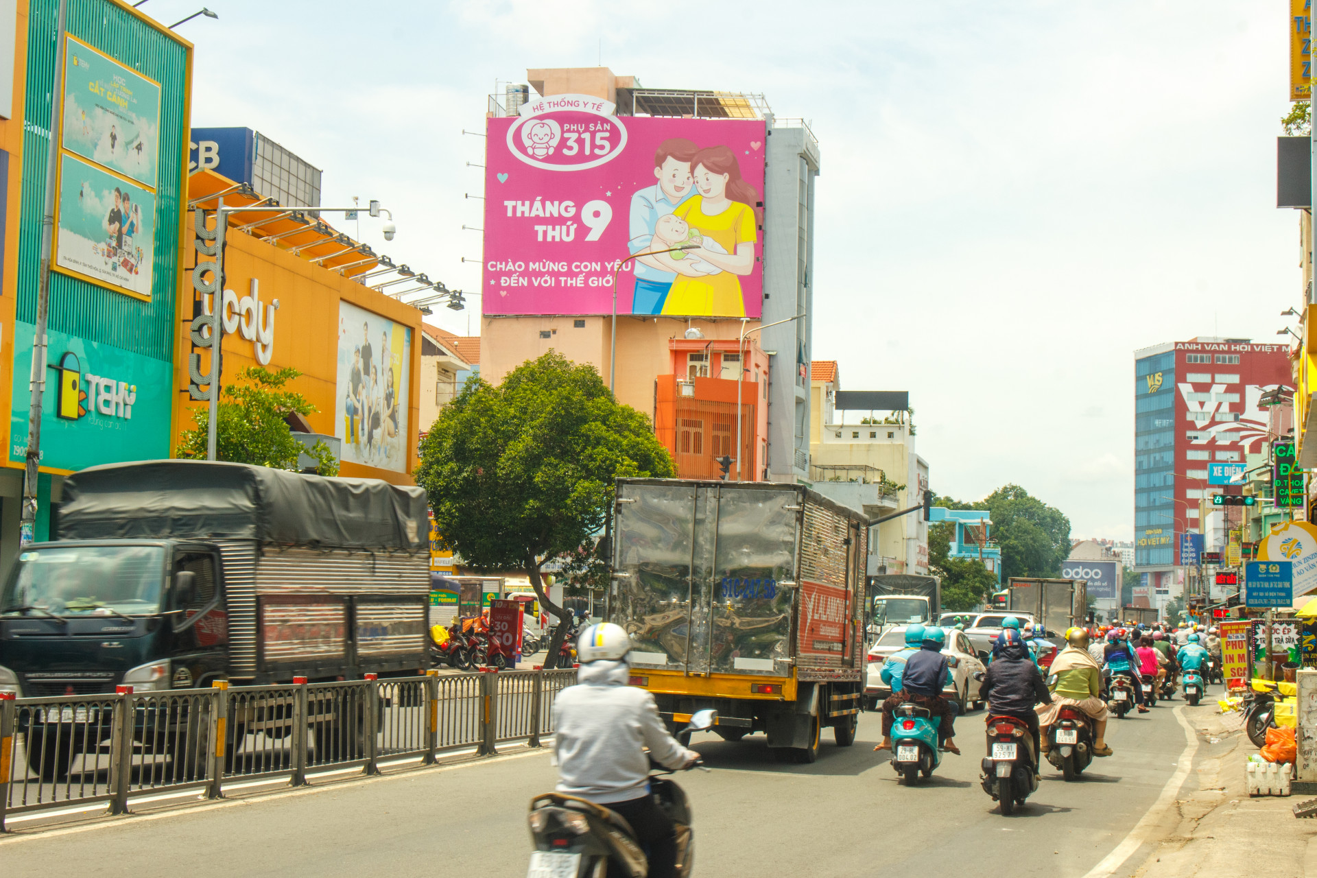 Billboard Ngã 4 Lũy Bán Bích - Hòa Bình,  Quận Tân Phú