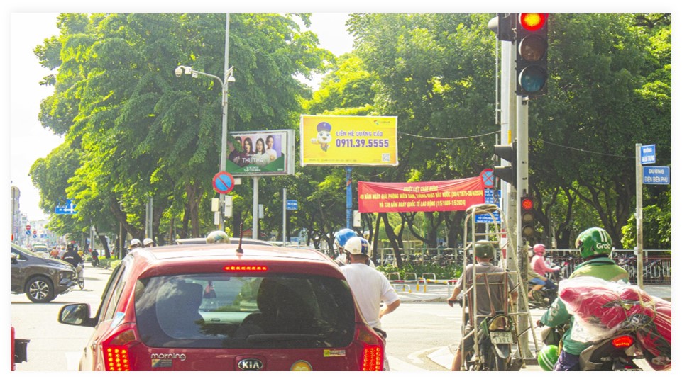 Billboard Đường Hai Bà Trưng - Điện Biên Phủ, Quận 1 (Bảng 1)