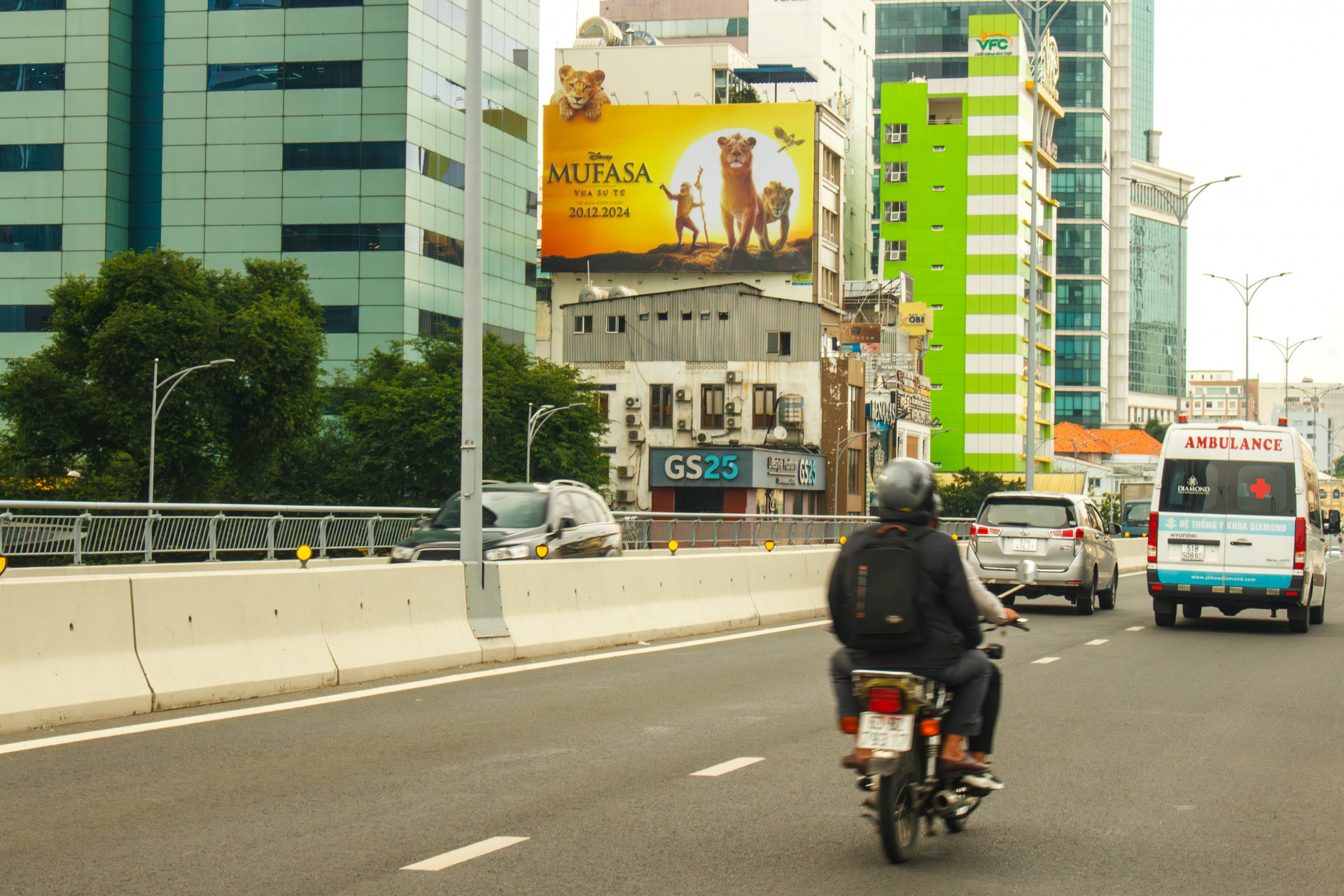 Billboard Cầu Ba Son (Thủ Thiêm 2)