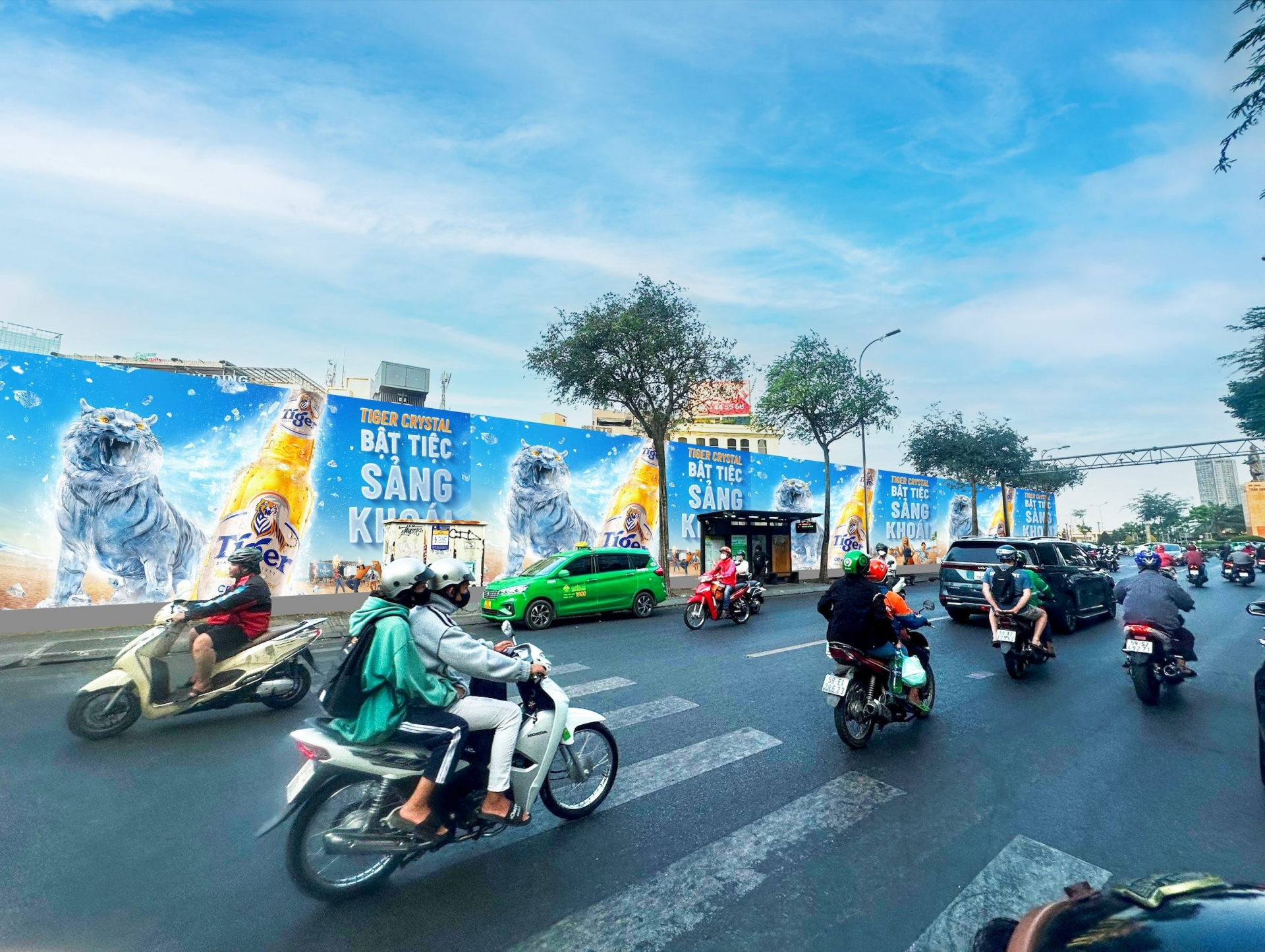 Billboard Hàng rào Hai Bà Trưng - Công Trường Mê Linh, Q.1