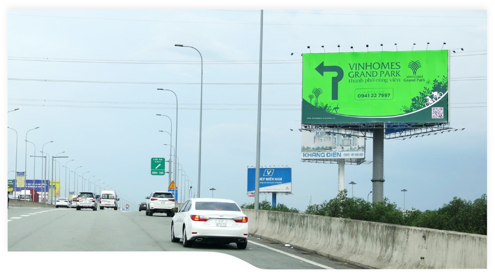 Billboard LT04 - Vòng xoay giao lộ vành đai 2 - Cao tốc TP. HCM Long Thành - Thủ Đức