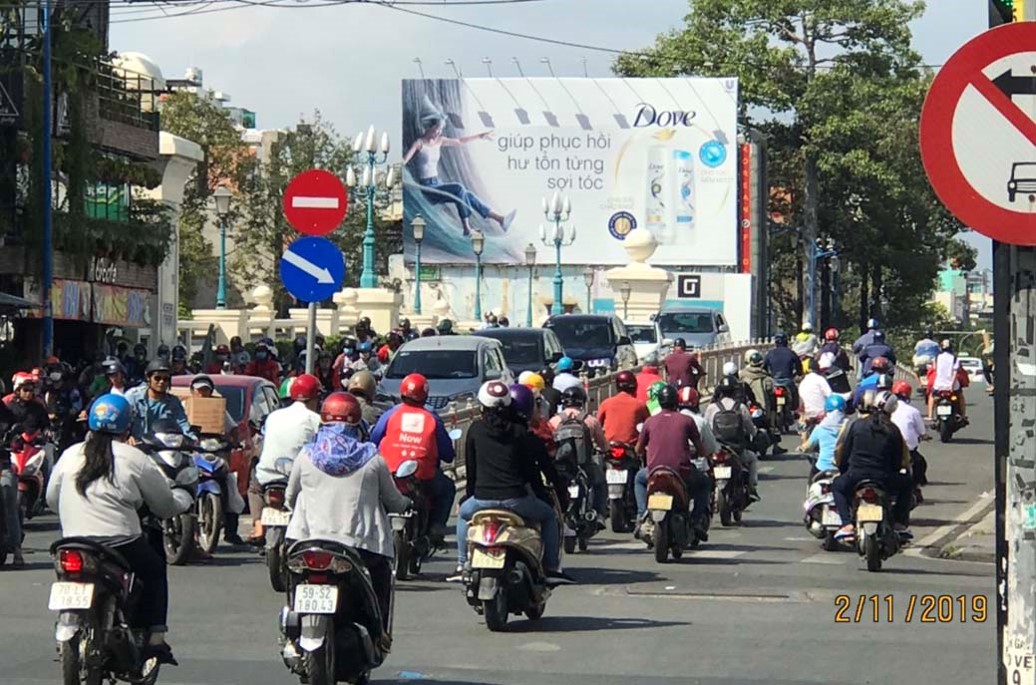 Bảng quảng cáo ngoài trời 05 Đinh Tiên Hoàng, quận Bình Thạnh, Hồ Chí Minh