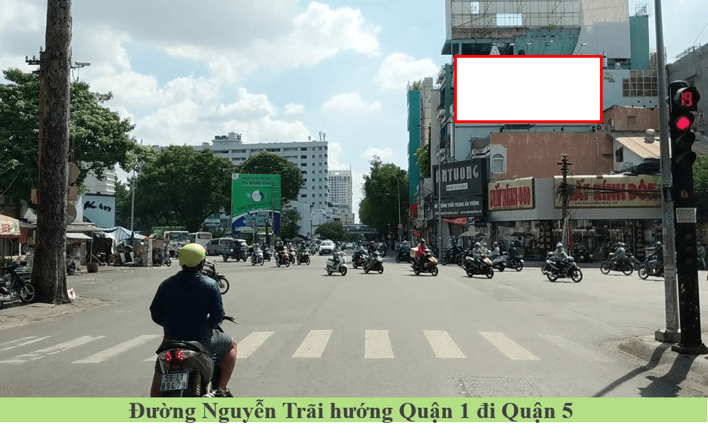 Bảng quảng cáo ngoài trời ngã 5 Nguyễn Trãi – Trần Phú, quận 5, Hồ Chí Minh