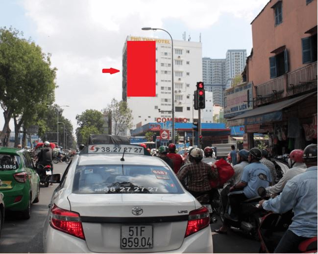 Bảng quảng cáo ngoài trời Ngã tư Ba Tháng Hai – Lê Đại Hành, quận 11, Hồ Chí Minh