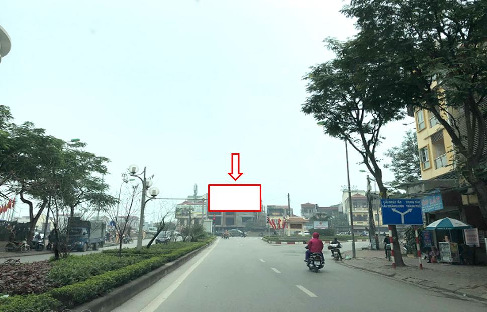 Bảng quảng cáo ngoài trời ngã ba Lạc Long Quân- Âu Cơ, quận Tây Hồ, Hà Nội