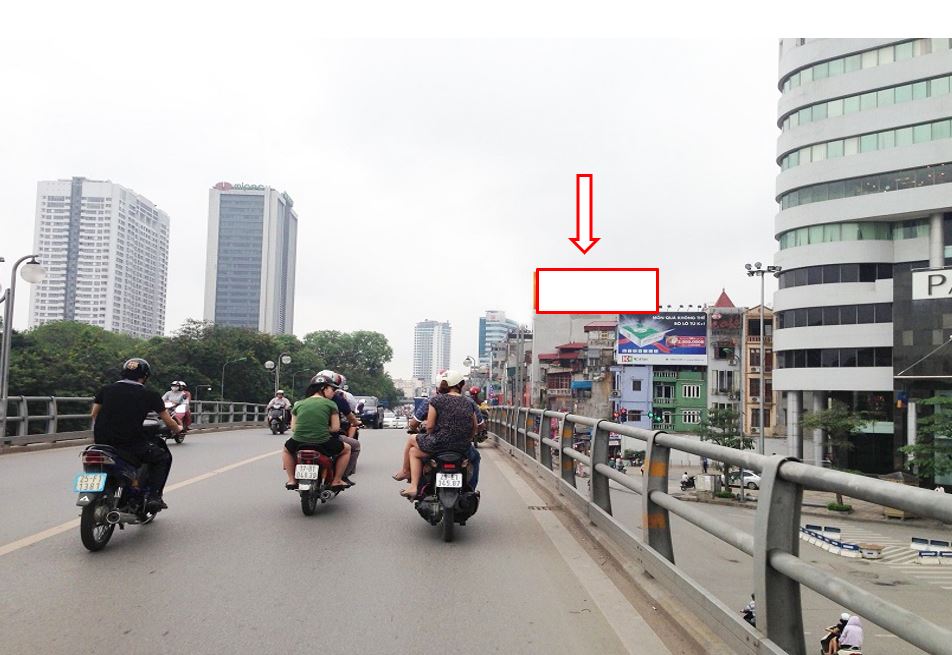 Bảng quảng cáo ngoài trời 228 Tây Sơn- Parkson, quận Đống Đa, Hà Nội