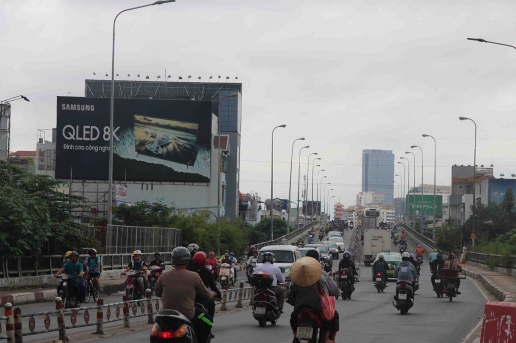 Bảng quảng cáo ngoài trời 689/18 Trần Xuân Soạn, hướng quận 7 đi quận 4, Hồ Chí Minh