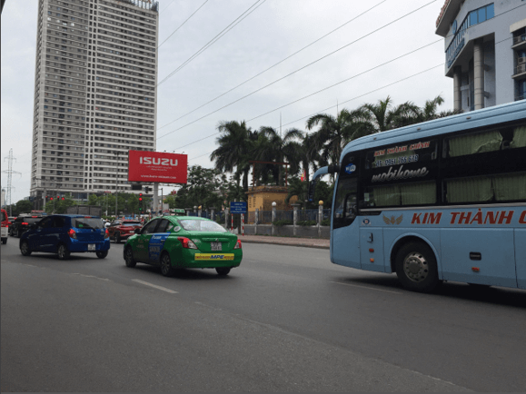 Bảng quảng cáo ngoài trời bến Xe Mỹ Đình, quận Từ Liêm, Hà Nội