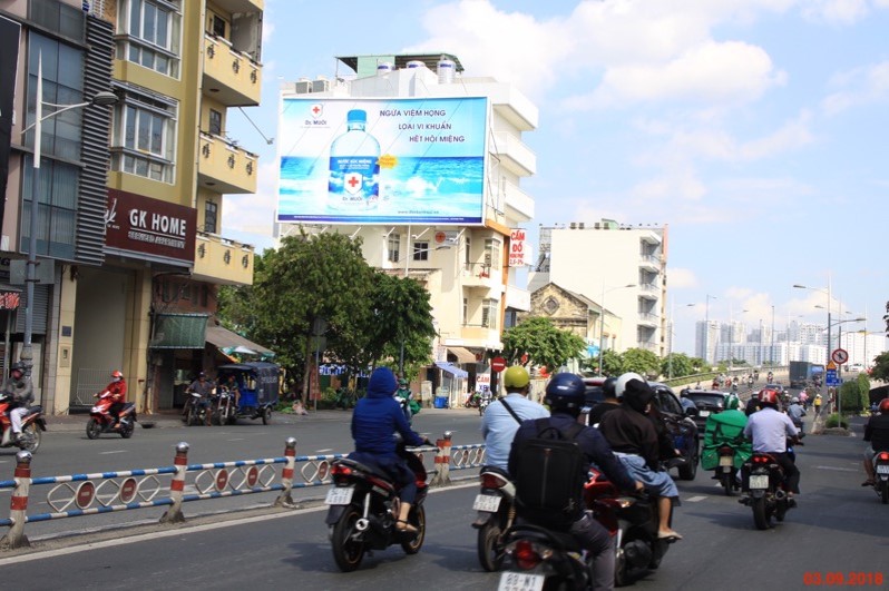 Bảng quảng cáo 4 Bis Nguyễn Văn Cừ, Quận 1, HCM