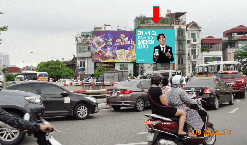Bảng quảng cáo ngoài trời vòng xoay Cầu Chương Dương B, quận Hoàn Kiếm, Hà Nội