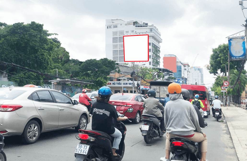 Bảng quảng cáo ngoài trời 120 Cách Mạng Tháng Tám, quận 3, Hồ Chí Minh