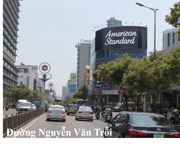 Bảng quảng cáo ngoài trời ngã Tư Nguyễn Văn Trỗi – Trương Quốc Dung, quận Phú Nhuận, Hồ Chí Minh