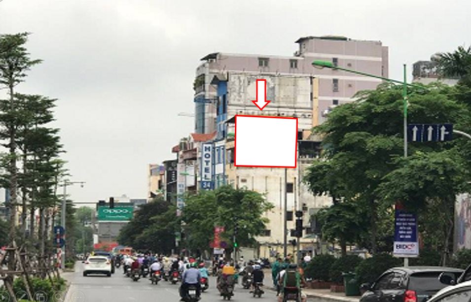 Bảng quảng cáo ngoài trời ngã tư Giang Văn Minh, quận Ba Đình, Hà Nội