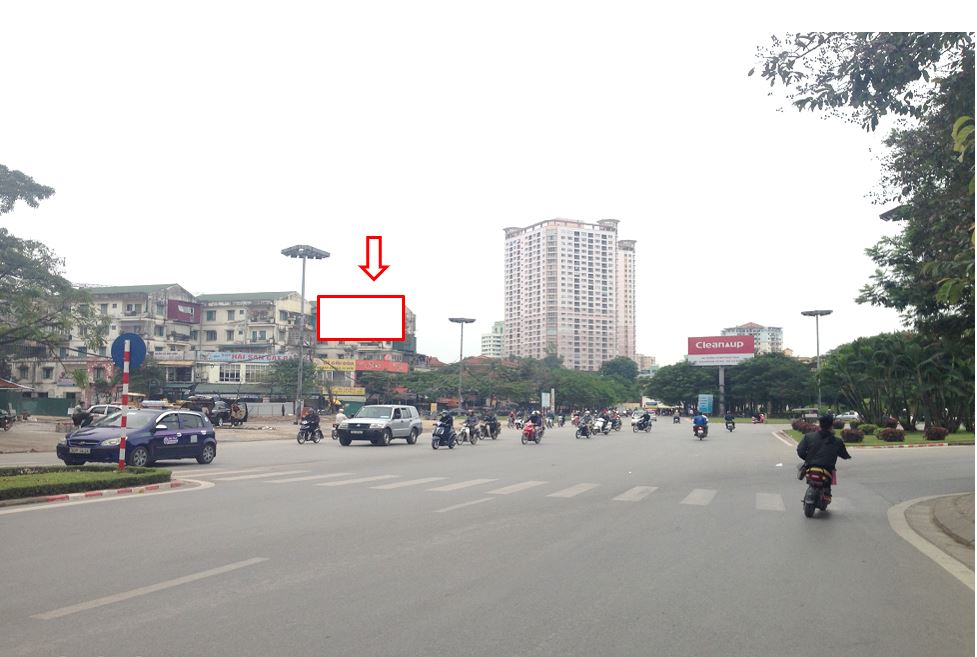 Bảng quảng cáo ngoài trời ngã tư Nguyễn Khánh Toàn- Nguyễn Văn Huyên- công viên Nghĩa Đô, quận Cầu Giấy, Hà Nội