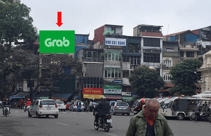 Bảng quảng cáo ngoài trời chợ Đồng Xuân, quận Hoàn Kiếm, Hà Nội