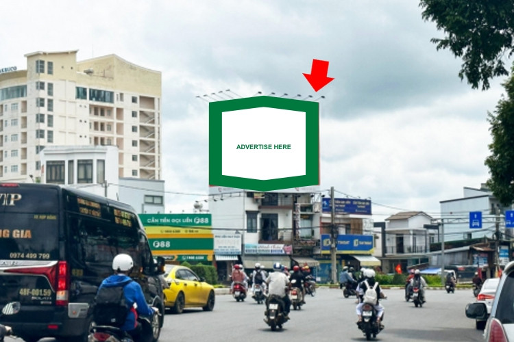 1 bảng quảng cáo treo tường nằm ngang tại số 7 -9 Nguyễn Văn Cừ, phường Tân Lập, Đắk Lắk
