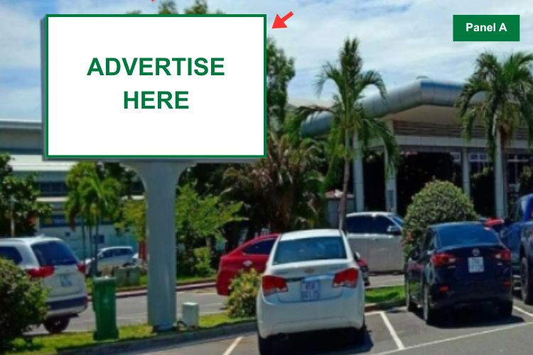 4 Trụ pano 2 mặt tại bãi đỗ xe đối diện Nhà Ga Quốc Nội, Sân bay Cam Ranh