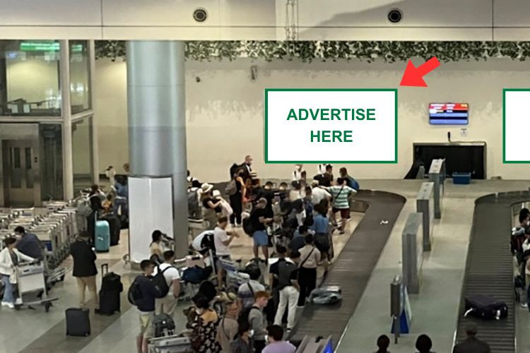 Bảng quảng cáo hộp đèn tại Cảng hàng không quốc tế Tân Sơn Nhất, phường Tân Sơn Hòa, Thành phố Hồ Chí Minh (Khu vực băng chuyền hành lý, Nhà ga T2)