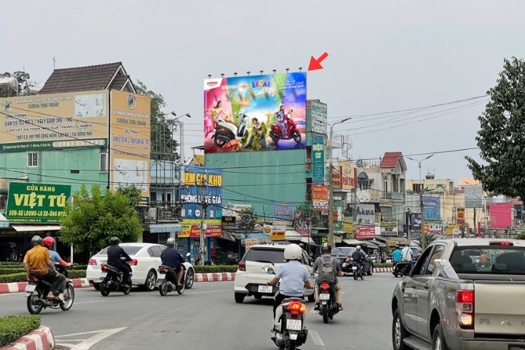 1 bảng quảng cáo ốp tường tại 42 Phạm Văn Thuận, Phường Long Bình, Đồng Nai