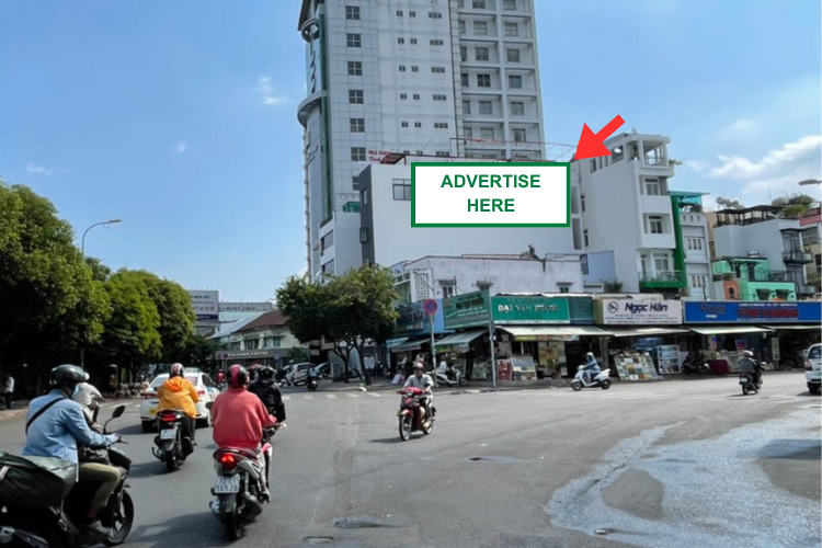 1 bảng quảng cáo ốp tường tại 200 Nguyễn Trãi, Phường Bến Thành, TP. Hồ Chí Minh