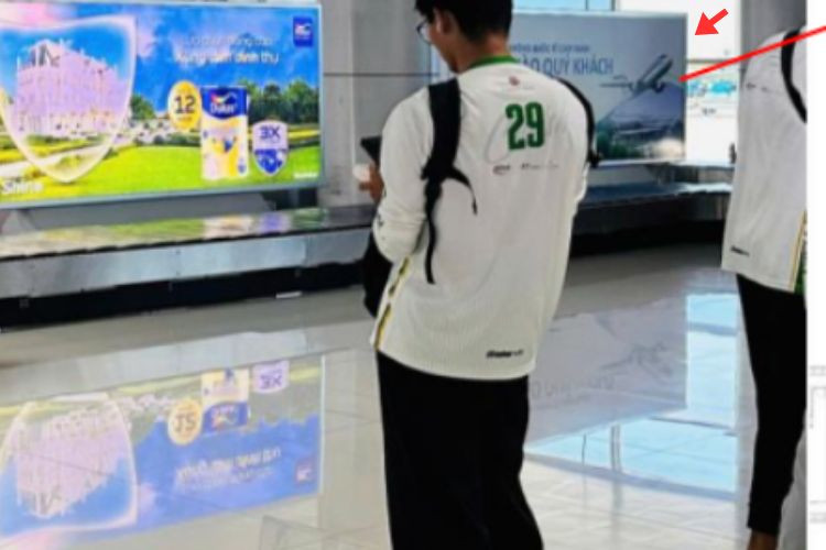 1 Bảng hộp đèn 2 mặt tại băng chuyền số 3, khu vực Ga đến Quốc Nội, Sân bay Cam Ranh