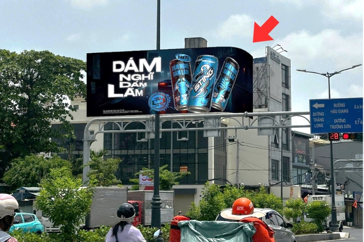 1 Sided Horizontal Wall-mounted Pano Billboard tại 26 Phan Thuc Duyen, Tan Son Nhat Ward, Ho Chi Minh City