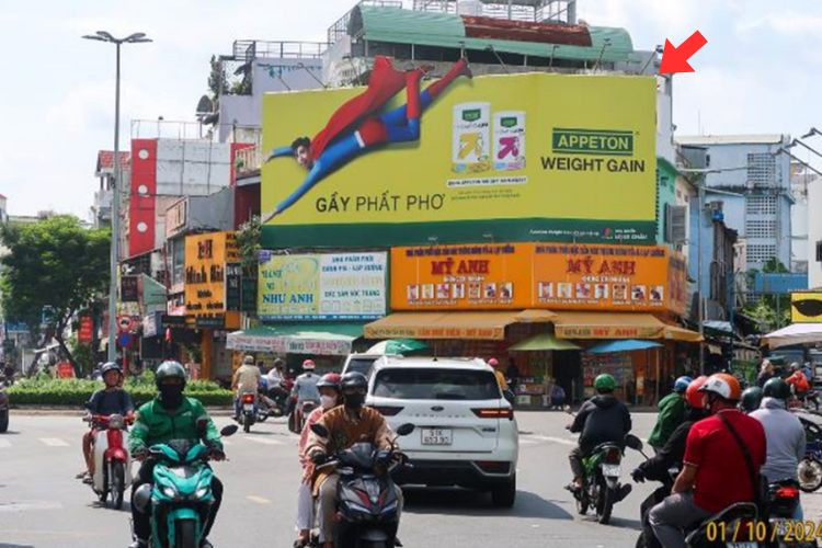 1 bảng quảng cáo ốp tường tại 372 Nguyễn Trọng Tuyển, Phường Tân Sơn Hoà, TP. Hồ Chí Minh