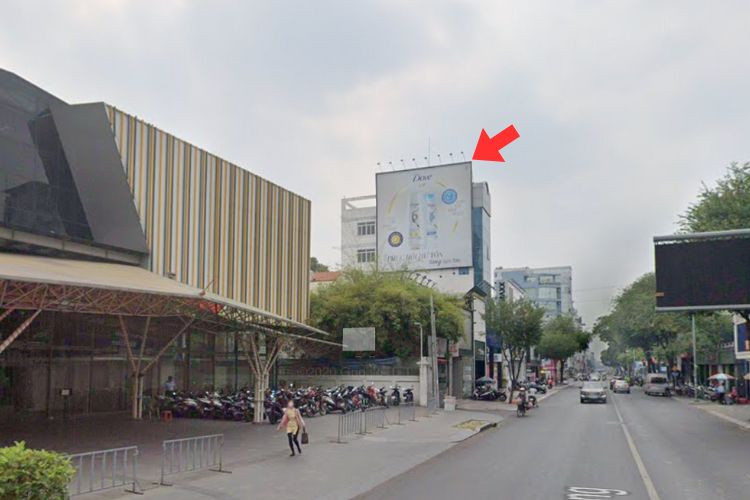 1 Panel Vertical Wall-mounted Pano Billboard tại 189 Hai Ba Trung, Tan Dinh Ward, Ho Chi Minh City