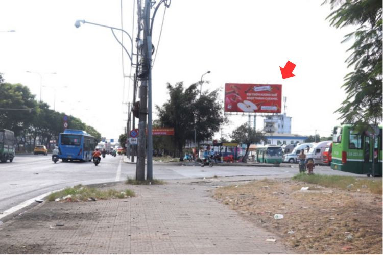 3 bảng quảng cáo Unipole nằm ngang tại Chợ Đầu Mối Thủ Đức, Quốc lộ 1A, phường Tam Bình, TP. Hồ Chí Minh