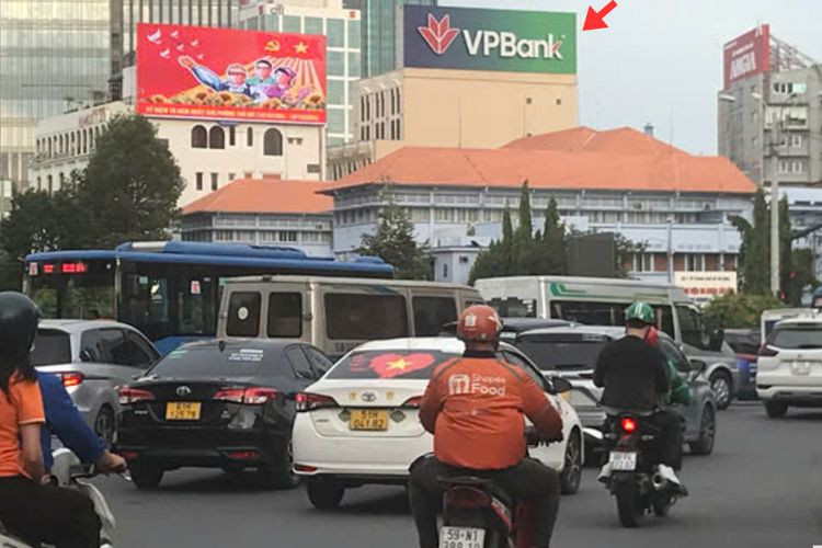 1 bảng quảng cáo ốp tường tại 121/137 Lê Lợi, Phường Bến Thành, TP. Hồ Chí Minh (Khaivan Building)