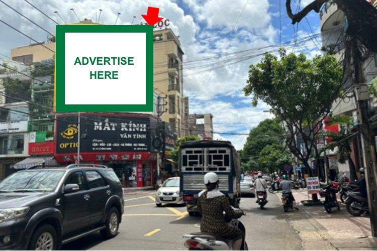 Biển quảng cáo Wallscape dạng ngang, 1 mặt, tại số 54 Lê Hồng Phong, phường Buôn Ma Thuột, tỉnh Đắk Lắk.