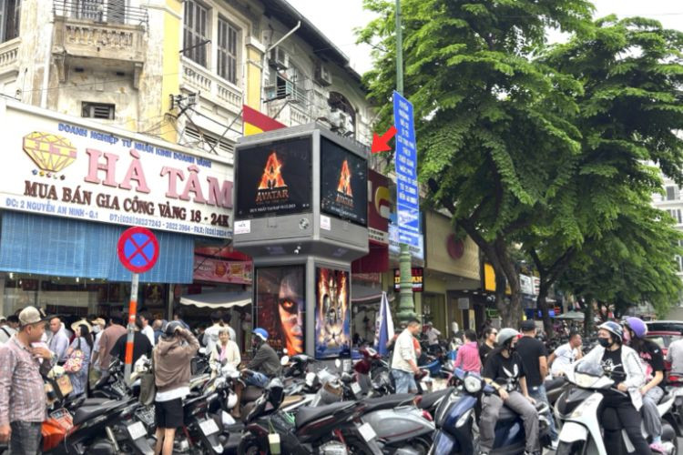Bảng quảng cáo trụ hộp đèn E-tower 8 mặt tại 2 Nguyễn An Ninh, Phường Bến Thành, Hồ Chí Minh