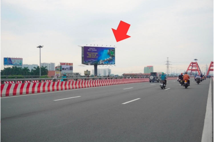 3 bảng quảng cáo Unipole 3 mặt nằm ngang tại Nút cầu vượt – Vòng xoay Cầu Bình Lợi, phường Linh Xuân, TP. Hồ Chí Minh