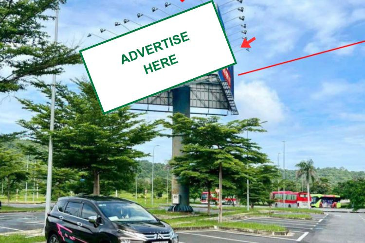 1 Trụ quảng cáo 3 mặt hướng bên phải nhà Ga, Sân bay Quốc tế Phú Quốc