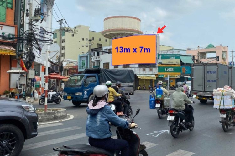 1 bảng quảng cáo ốp tường tại 1761 Trần Hưng Đạo, Phường Long Xuyên, An Giang